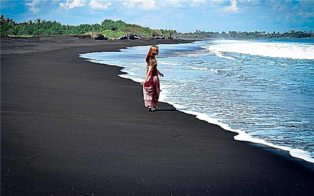 TOP 15 places where you can meet beautiful black beaches