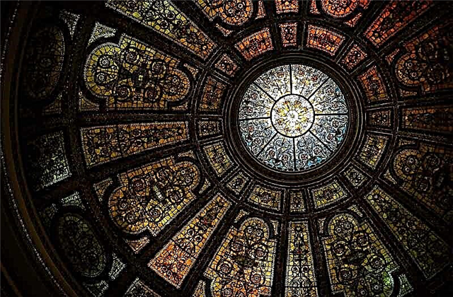 10 most beautiful stained glass windows in the world
