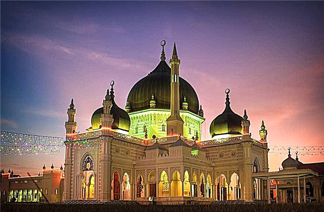 Schöne Moscheen - zarte Blumen des Islam