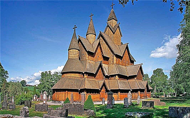 9 iglesias de madera increíblemente hermosas que vale la pena ver