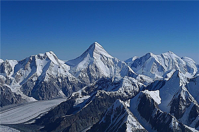 Top 10 der höchsten Berge in Kasachstan