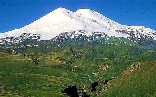 10 gunung tertinggi di Rusia