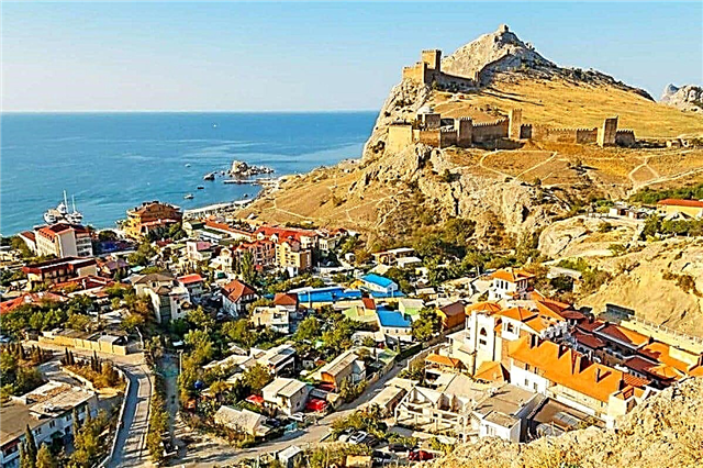 أفضل 10 مدن أجمل في شبه جزيرة القرم ، حيث يجب عليك قضاء عطلة