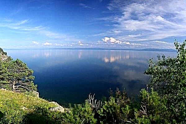 Top 10 des lacs les plus profonds du monde
